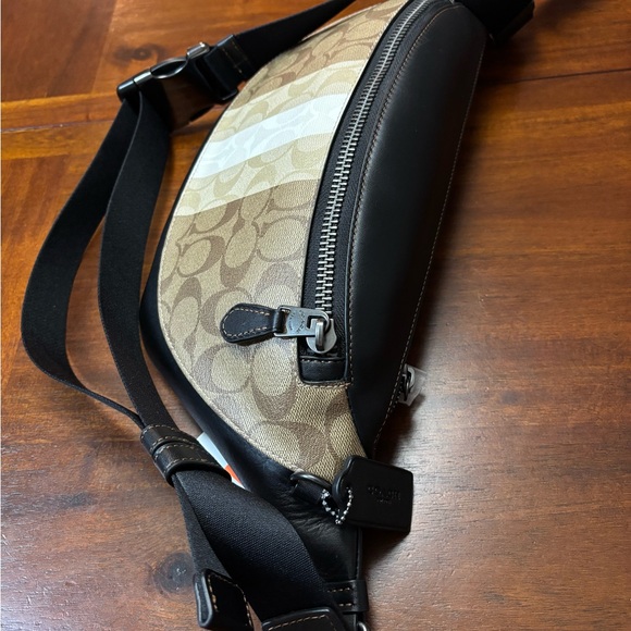 Coach CQ038 Warren Belt Bag Blocked Signature Canvas With Varsity Stripe - Picture 4 of 10